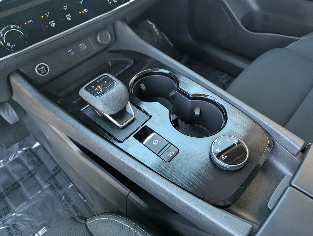 Used 2023 Nissan Rogue S AWD/4WD image 19