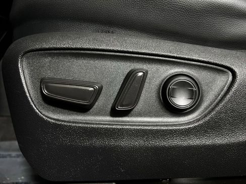 Certified 2023 Toyota Highlander XLE image 14