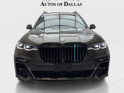 Used 2022 BMW X7 xDrive40i w/ M Sport Package AWD/4WD image 3