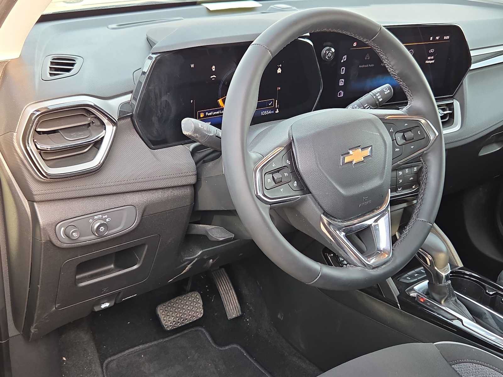 Used 2026 Chevrolet TrailBlazer LT w/ LT Cold Weather Package FWD image 10