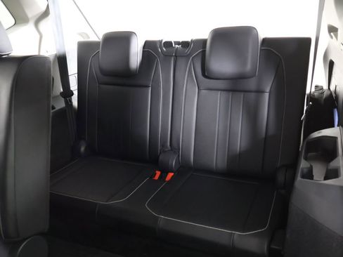 Certified 2023 Volkswagen Tiguan SE image 36