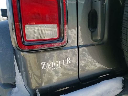 Used 2022 Jeep Wrangler Unlimited Sport image 11