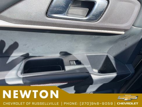 Used 2025 Ford Explorer ST-Line w/ ST-Line Street Pack AWD/4WD image 37
