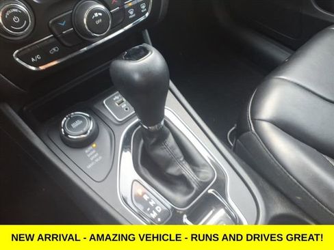 Used 2019 Jeep Cherokee Altitude image 22