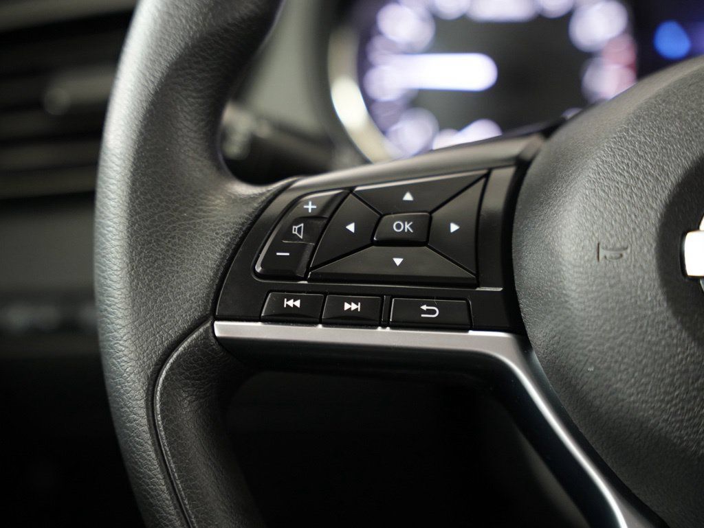 Used 2018 Nissan Rogue Sport S FWD image 12