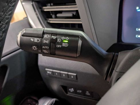 Used 2024 Lexus GX 550 w/ Cold Area Package image 27