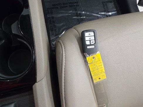 Used 2020 Honda Pilot Touring image 24