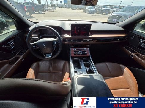 Used 2023 Lincoln Aviator Reserve w/ Equipment Group 201A image 2