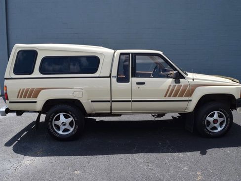 Used 1988 Toyota Pickup SR5 image 25