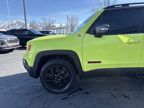 Used 2018 Jeep Renegade Trailhawk image 9
