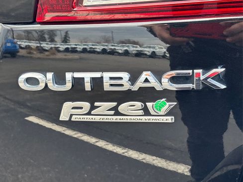 Used 2017 Subaru Outback 2.5i Touring image 15