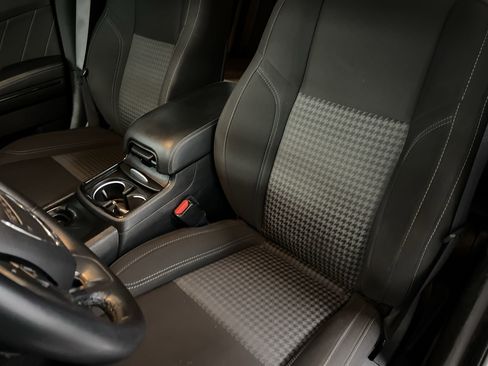 Used 2021 Dodge Charger SXT w/ Blacktop Package image 86