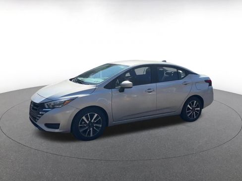 Used 2025 Nissan Versa SV image 8