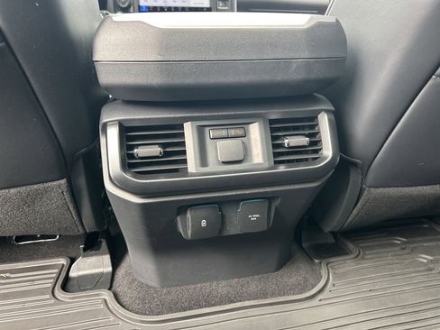 Used 2025 Ford F150 Raptor image 23