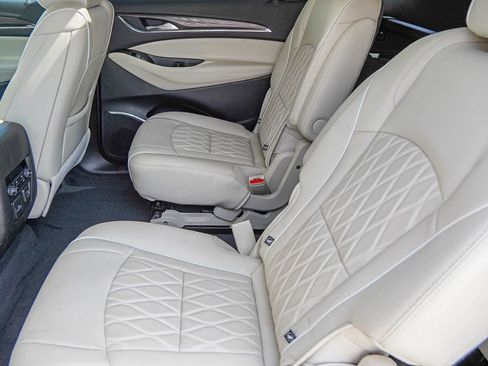 Used 2023 Buick Enclave Avenir image 38