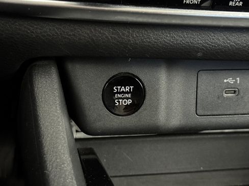 Used 2025 Nissan Rogue SV AWD/4WD image 17