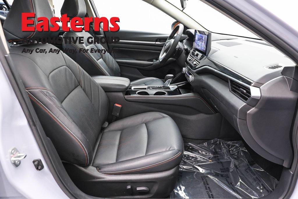 Used 2025 Nissan Altima 2.5 SR w/ SR Premium Package FWD image 26