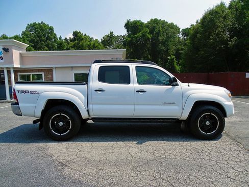 Used 2015 Toyota Tacoma 4x4 Double Cab w/ TRD Off-Road Package image 12