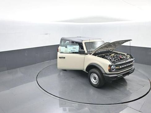 New 2026 Ford Bronco 2-Door AWD/4WD image 34