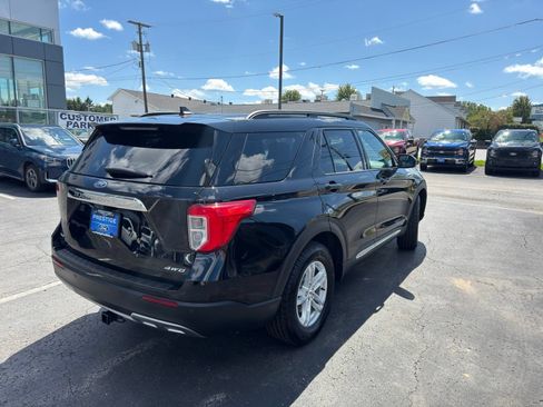 Certified 2022 Ford Explorer XLT w/ Equipment Group 202A AWD/4WD image 8