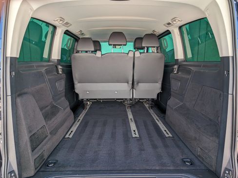 Used 2017 Mercedes-Benz Metris Passenger image 14