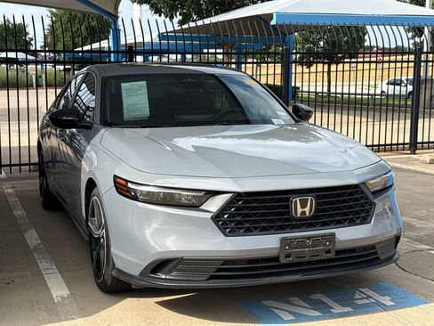 Used 2023 Honda Accord Sport image 3