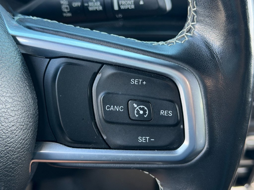 Used 2018 Jeep Wrangler Unlimited Sahara AWD/4WD image 22