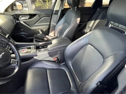 Used 2020 Jaguar F-PACE Premium image 10