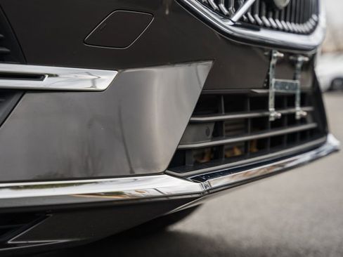 Certified 2022 Volvo XC60 T8 Inscription Expression w/ Advanced Package image 16