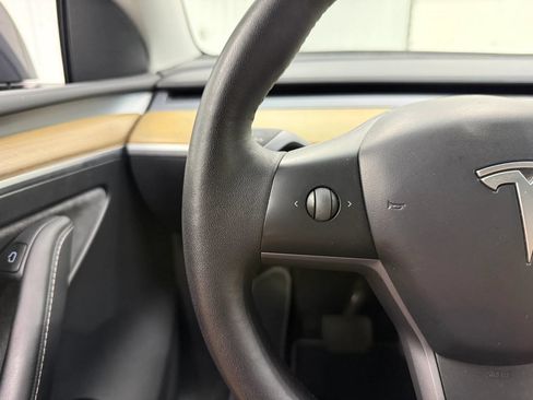 Used 2023 Tesla Model Y Long Range AWD/4WD image 26