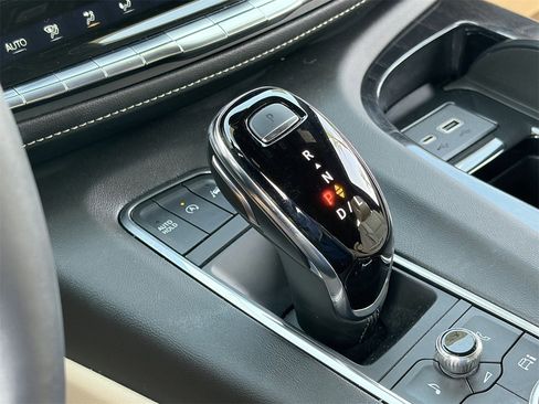 Certified 2023 Cadillac Escalade ESV Premium Luxury image 30