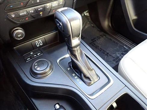 Used 2019 Ford Ranger Lariat w/ Equipment Group 501A Mid image 18