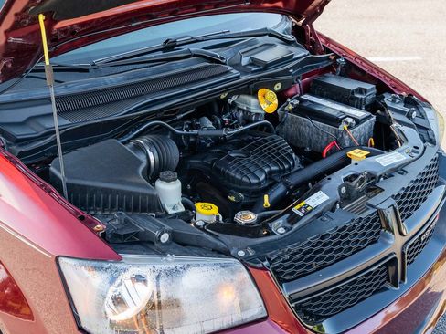 Used 2018 Dodge Grand Caravan SXT w/ Blacktop Package FWD image 23