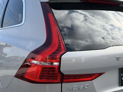 Certified 2023 Volvo XC60 T8 Ultimate image 9