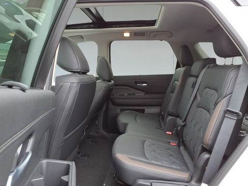 New 2026 Nissan Pathfinder Platinum w/ Cargo Package FWD image 11