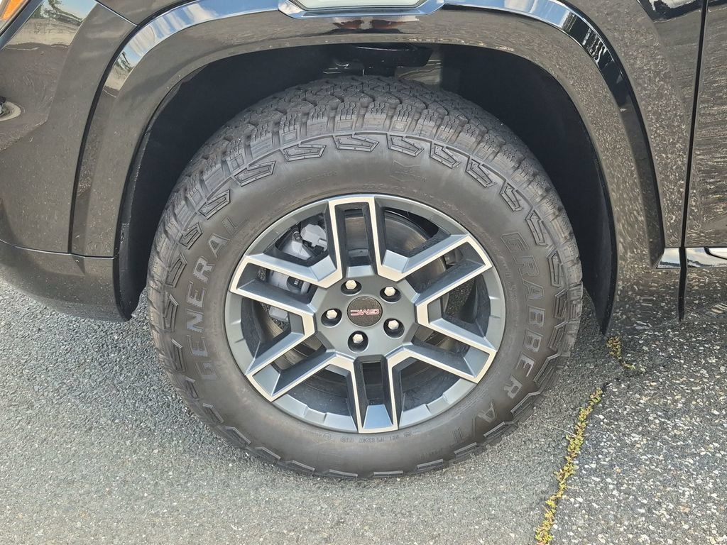 New 2027 GMC Terrain AT4 w/ Convenience Package III AWD/4WD image 30