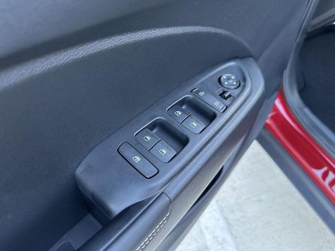 New 2025 Hyundai Venue Limited image 10