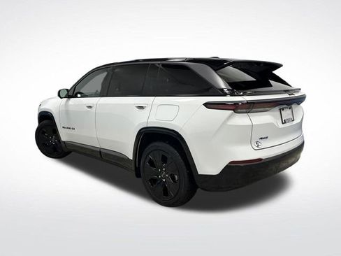 Used 2024 Jeep Wagoneer Launch Edition image 3