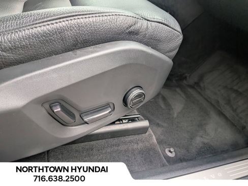 Used 2021 Volvo XC60 T5 Momentum image 35