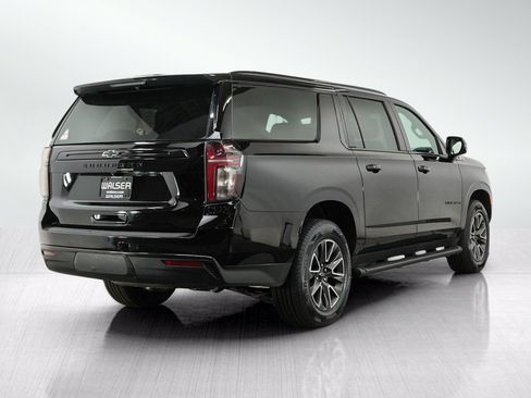 Used 2023 Chevrolet Suburban Z71 w/ Luxury Package AWD/4WD image 5