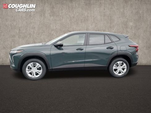 New 2026 Chevrolet Trax LS image 2