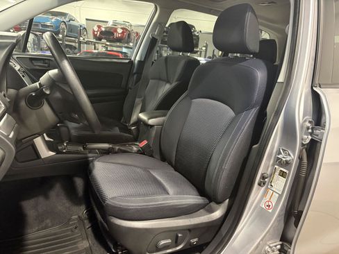 Used 2016 Subaru Forester 2.5i Premium w/ All-Weather Package AWD/4WD image 9