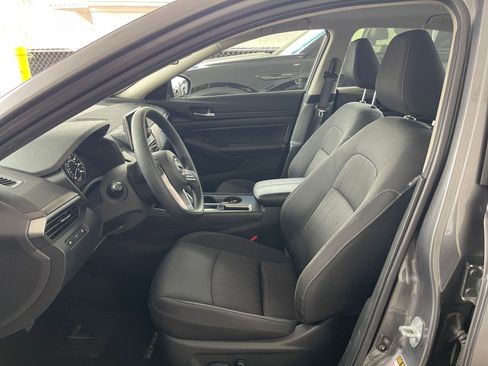 Used 2025 Nissan Altima 2.5 SV image 27