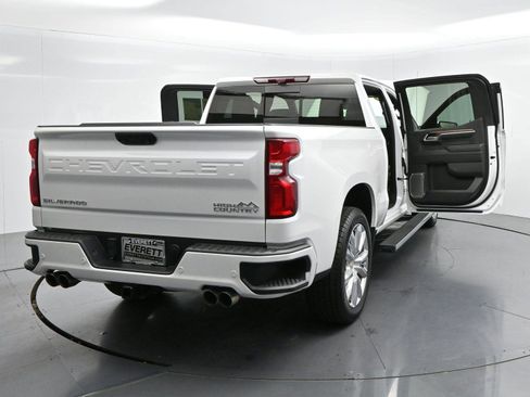 Used 2024 Chevrolet Silverado 1500 High Country w/ High Country Premium Package AWD/4WD image 45