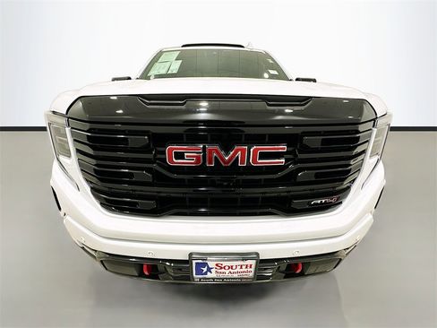 Used 2024 GMC Sierra 1500 AT4 w/ Technology Package image 2