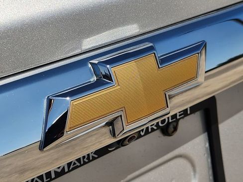 Used 2021 Chevrolet Traverse LT image 13