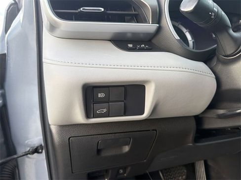 Certified 2020 Toyota Highlander XLE image 11