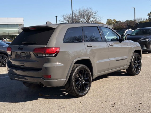 Used 2022 Jeep Grand Cherokee Laredo X AWD/4WD image 5