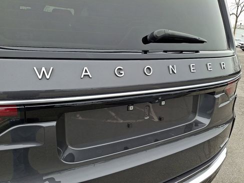 Used 2022 Jeep Wagoneer Series II w/ Premium Group I AWD/4WD image 31