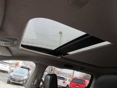 Used 2020 Chrysler Pacifica Limited image 11